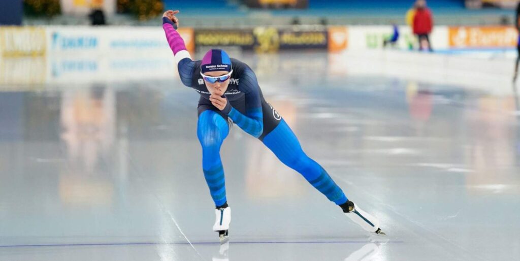 Naomi Verkerk schaatsend